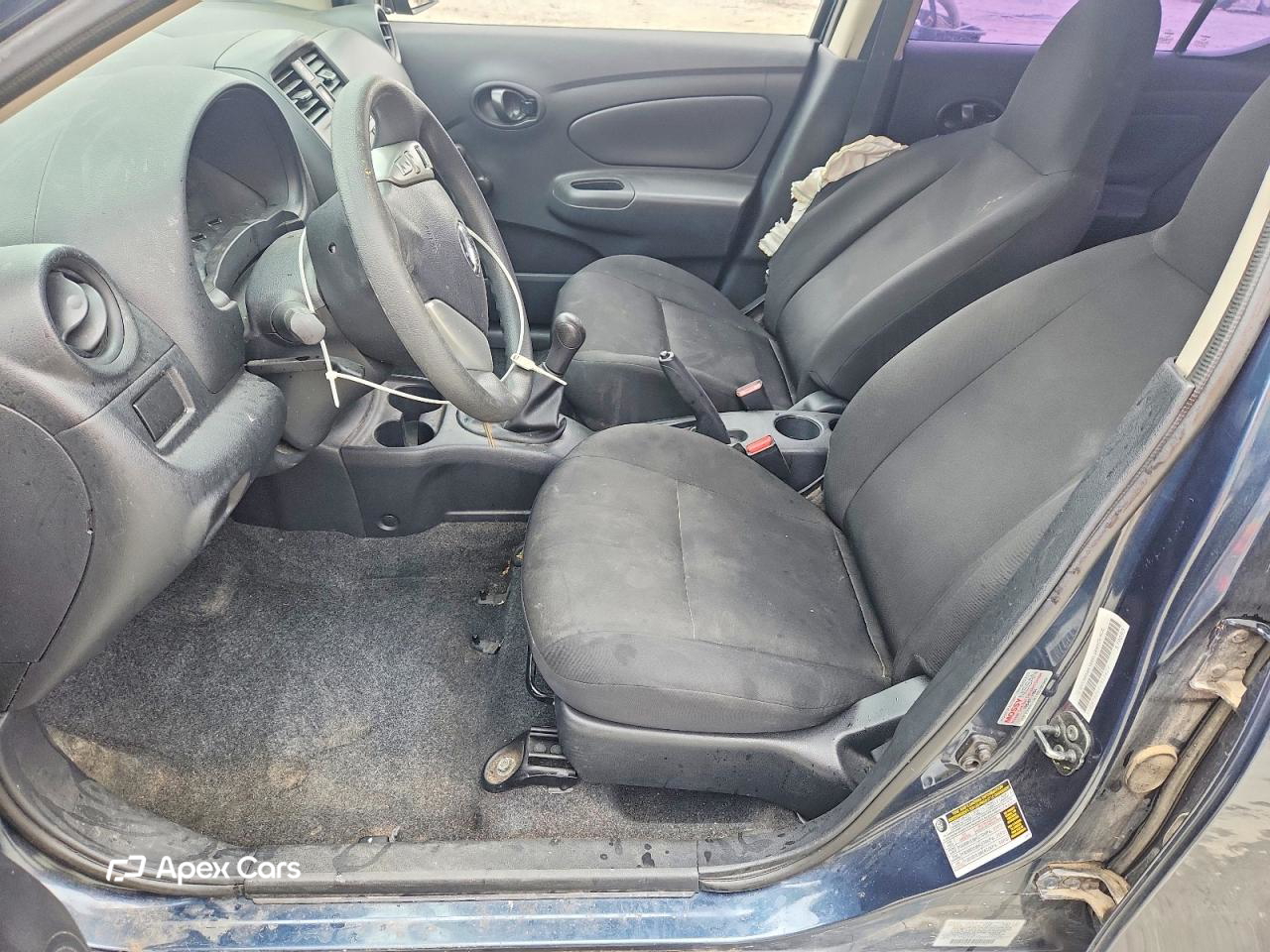 Nissan Versa 2015