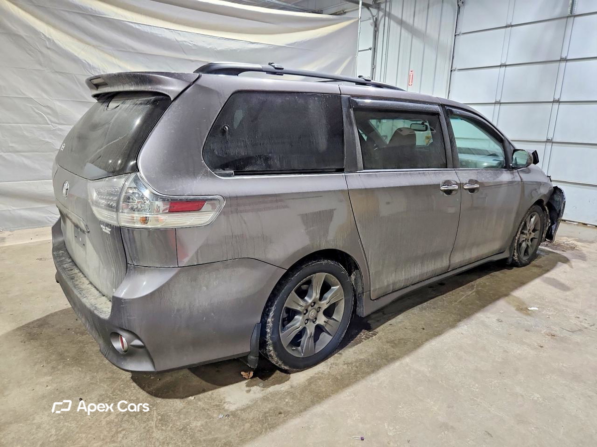 Toyota Sienna 2015