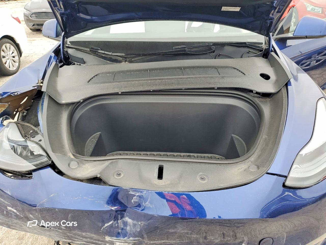 Tesla Model Y 2025