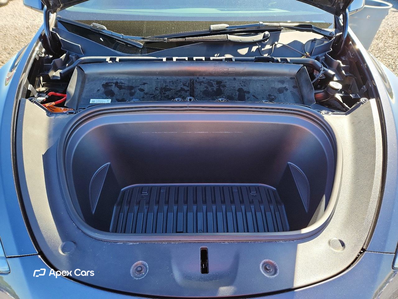 Tesla Model Y 2025