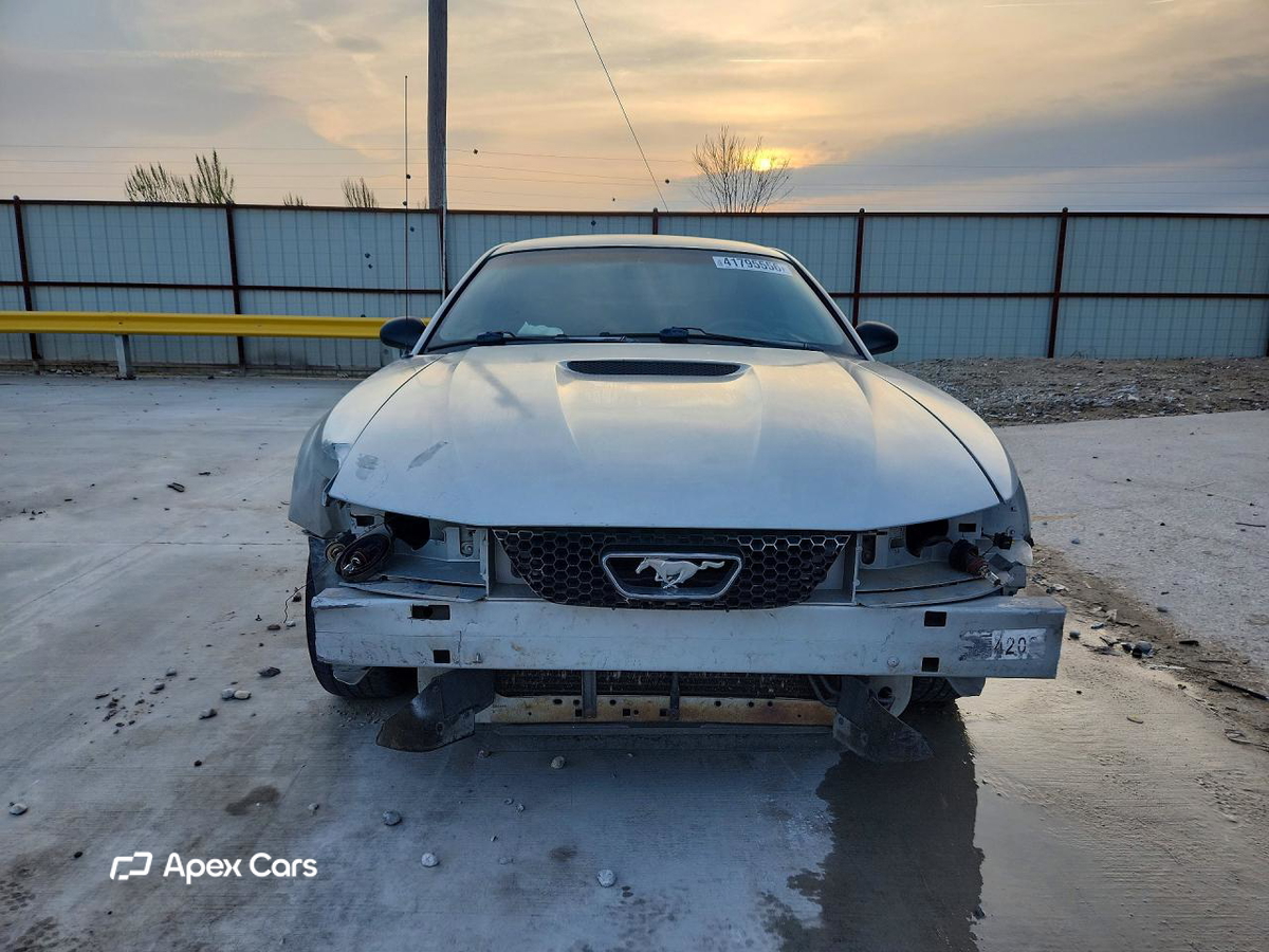 Ford Mustang 2000