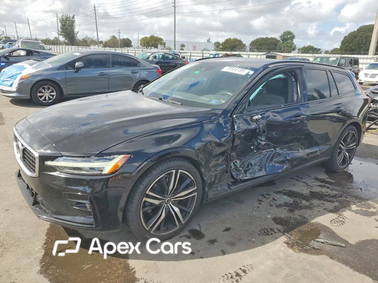 Volvo V60 2020 - Image 1 of 13