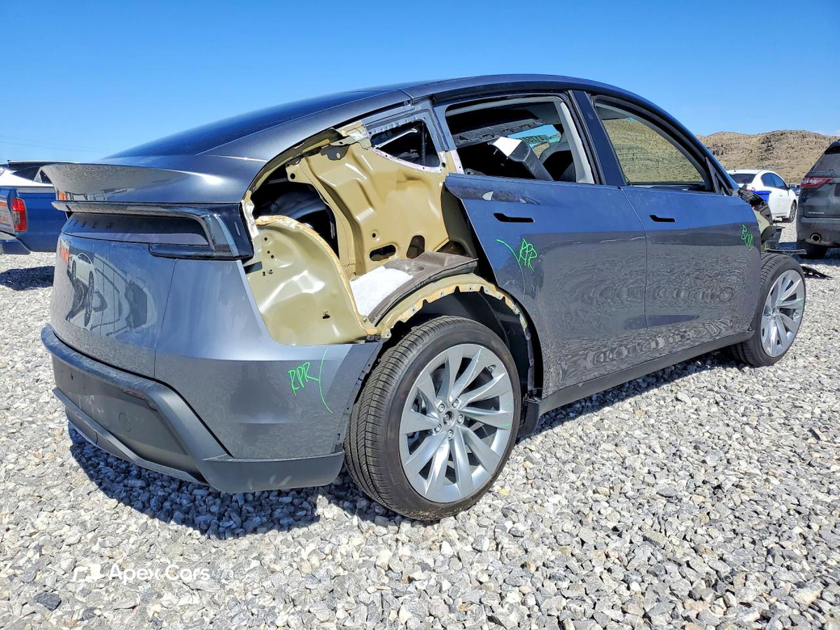 Tesla Model Y 2026