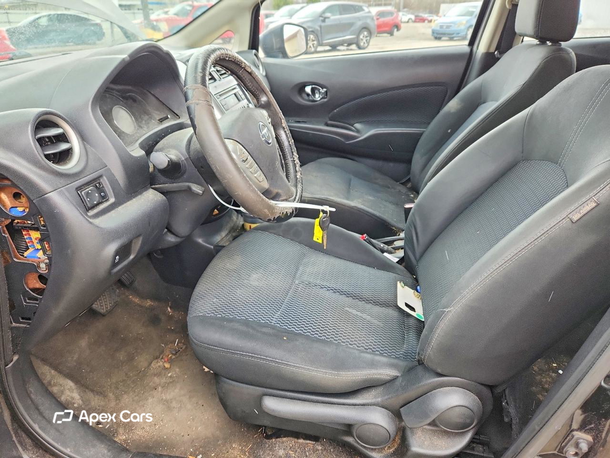 Nissan Versa 2015