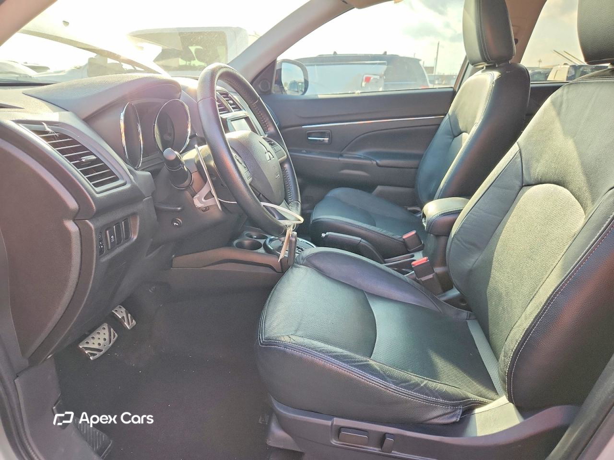 Mitsubishi Outlander 2015
