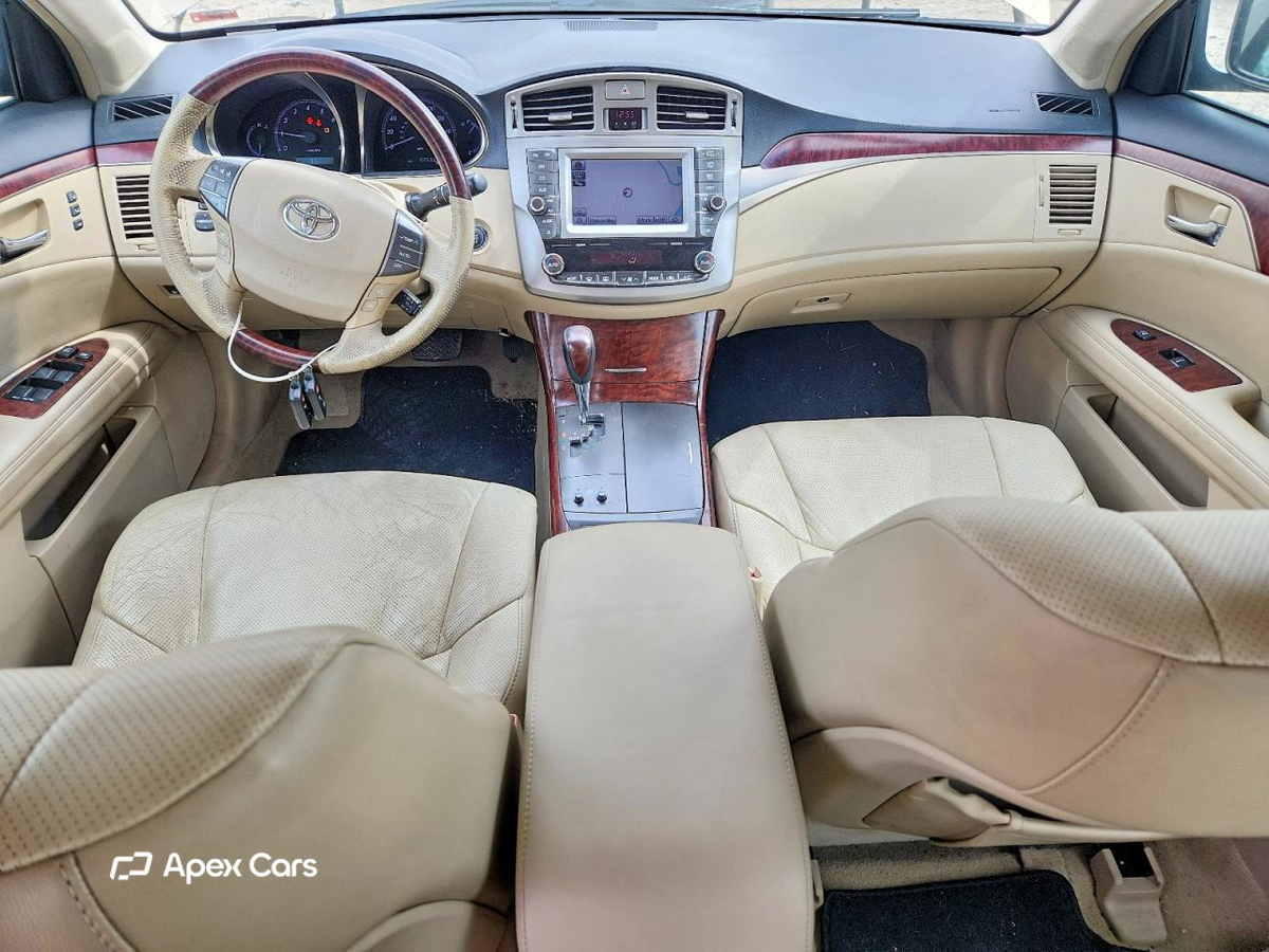 Toyota Avalon 2011