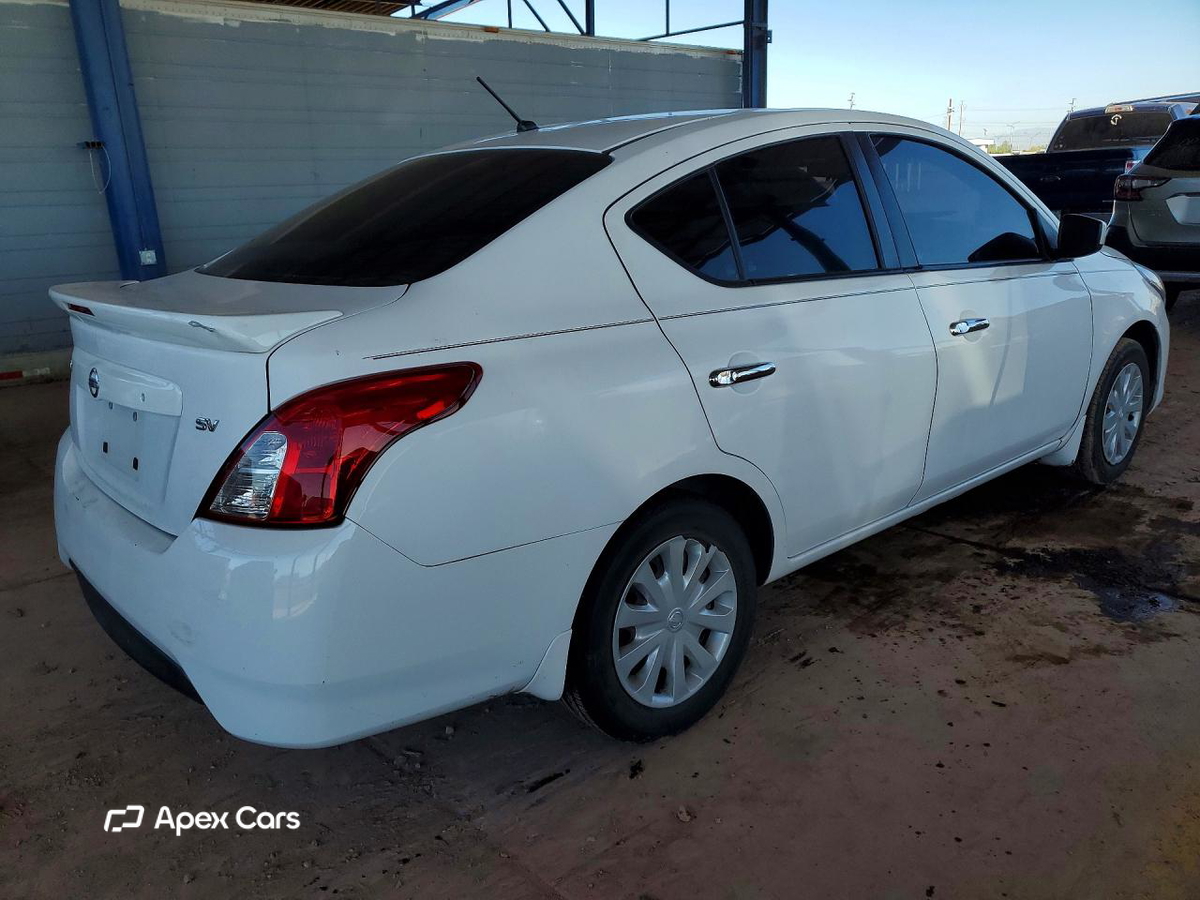 Nissan Versa 2018