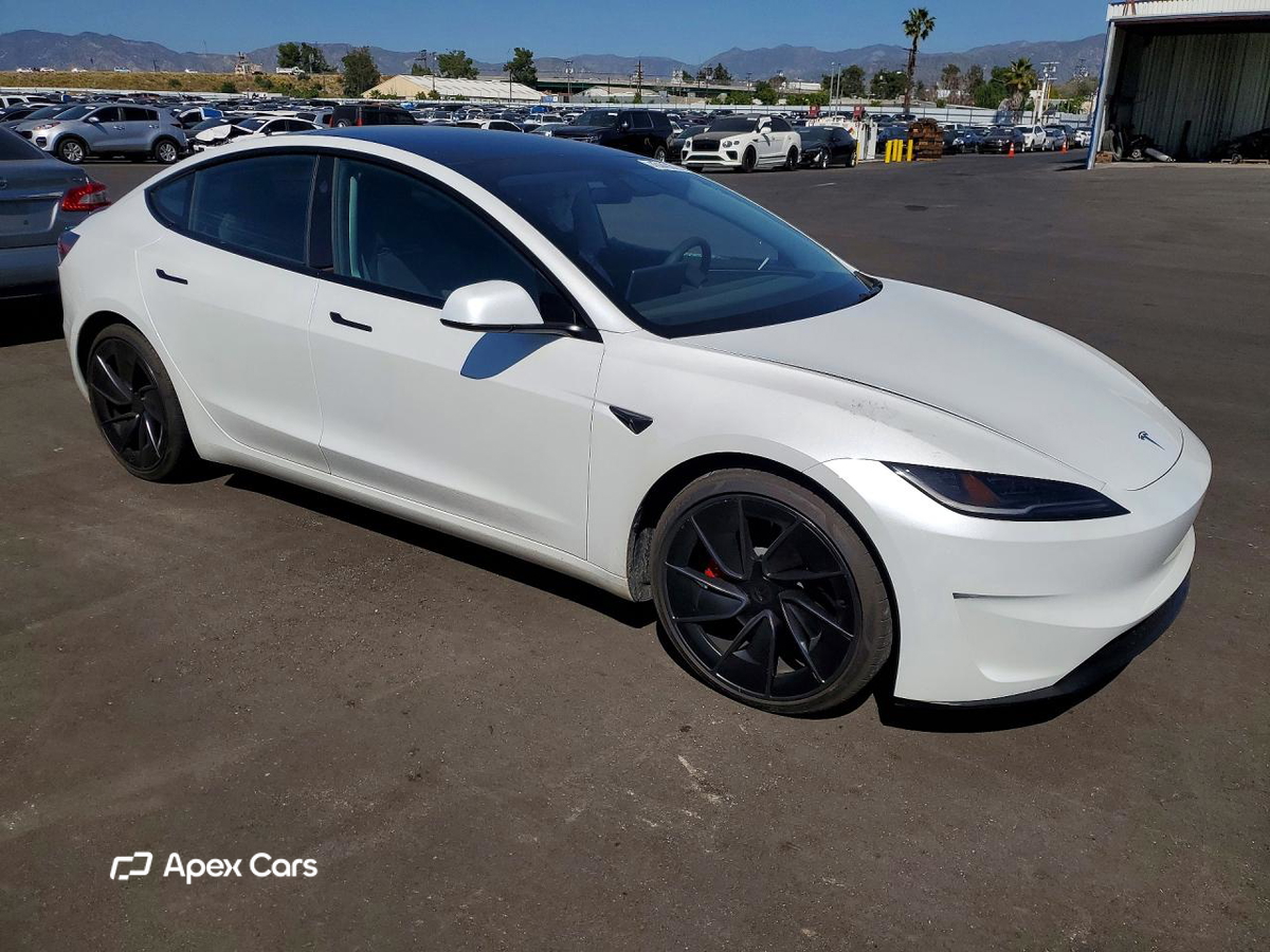 Tesla Model 3 2024