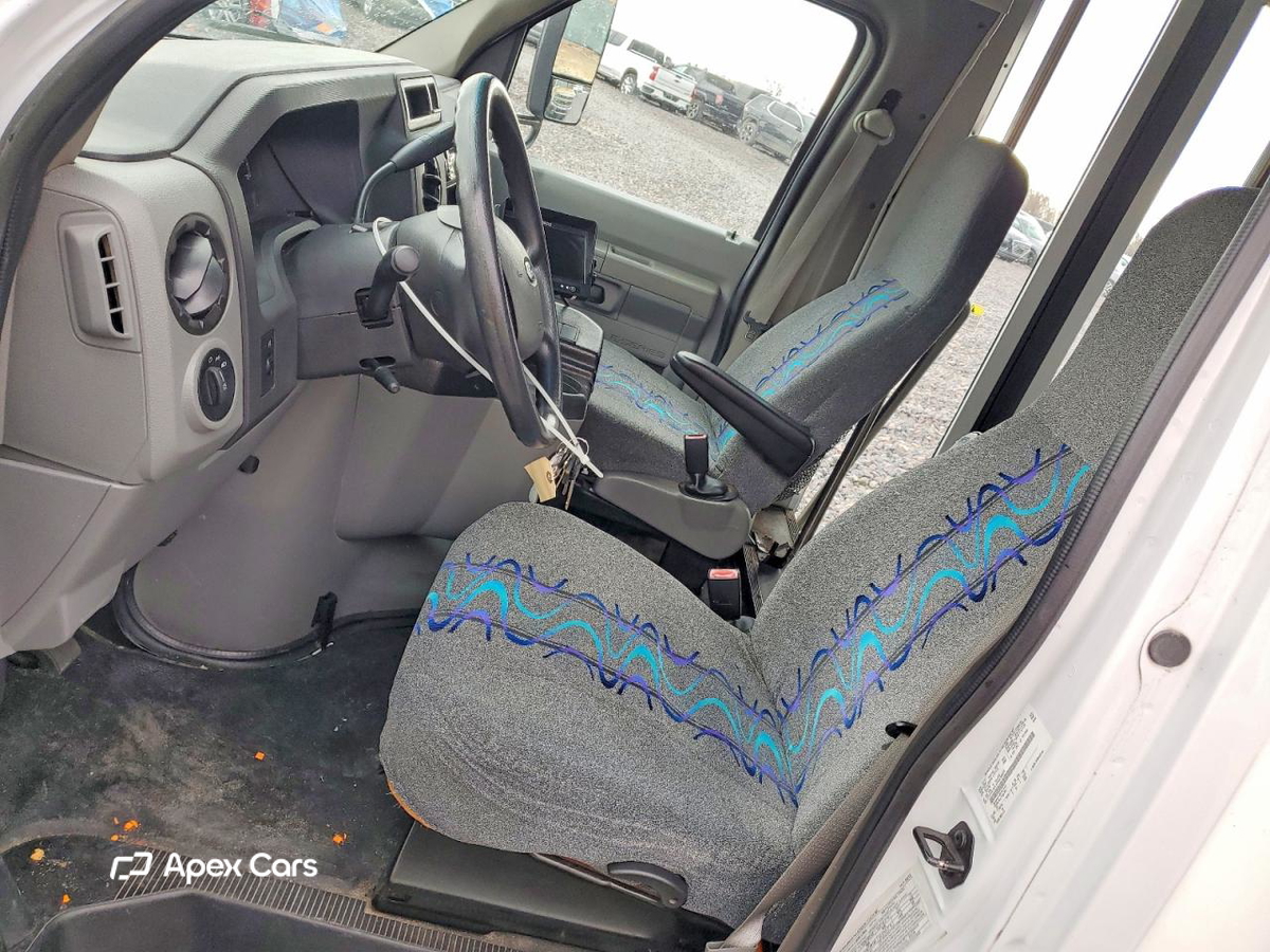 Ford Econoline 2015