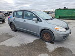 Nissan Versa 2011