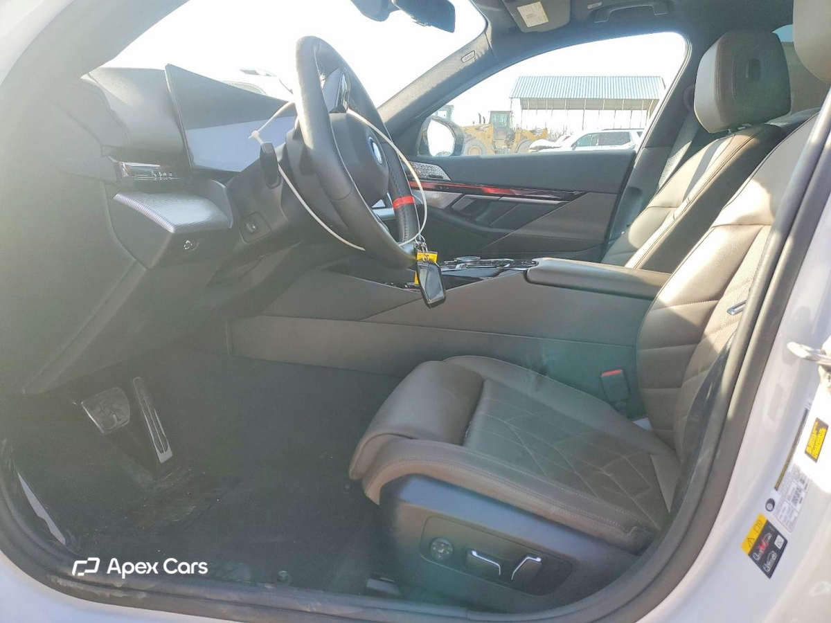 BMW i5 2024