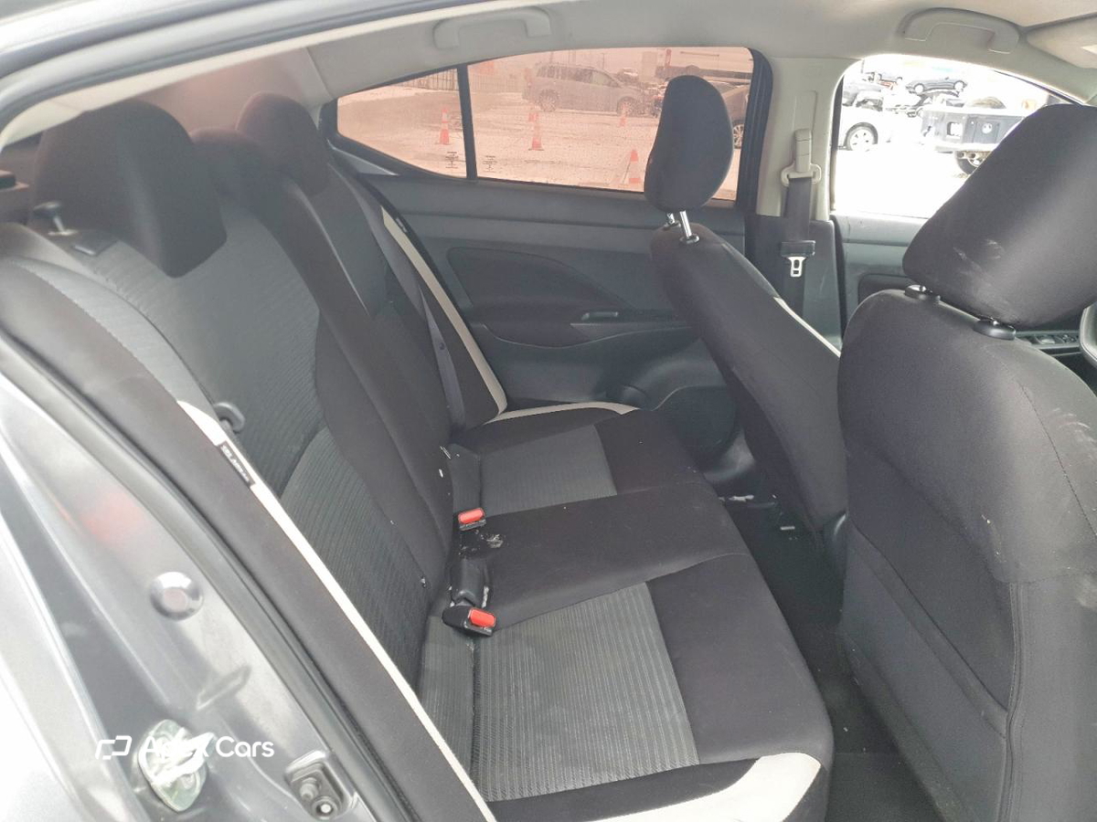 Nissan Versa 2021