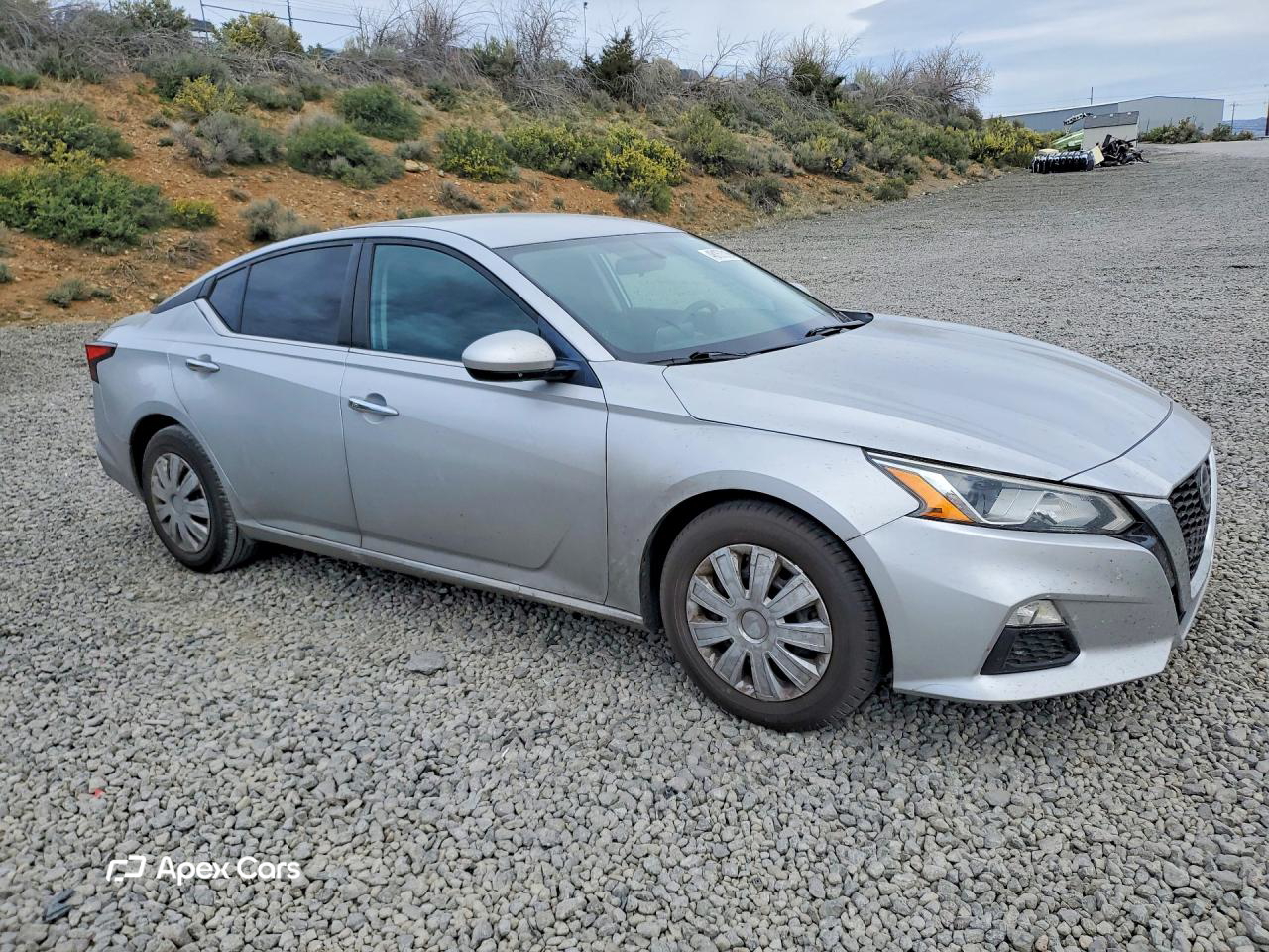Nissan  2019