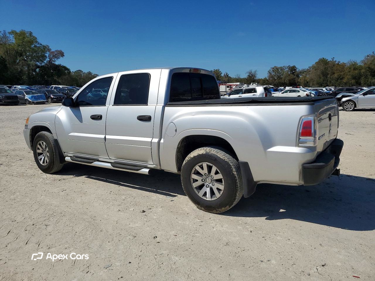 Mitsubishi Raider 2009