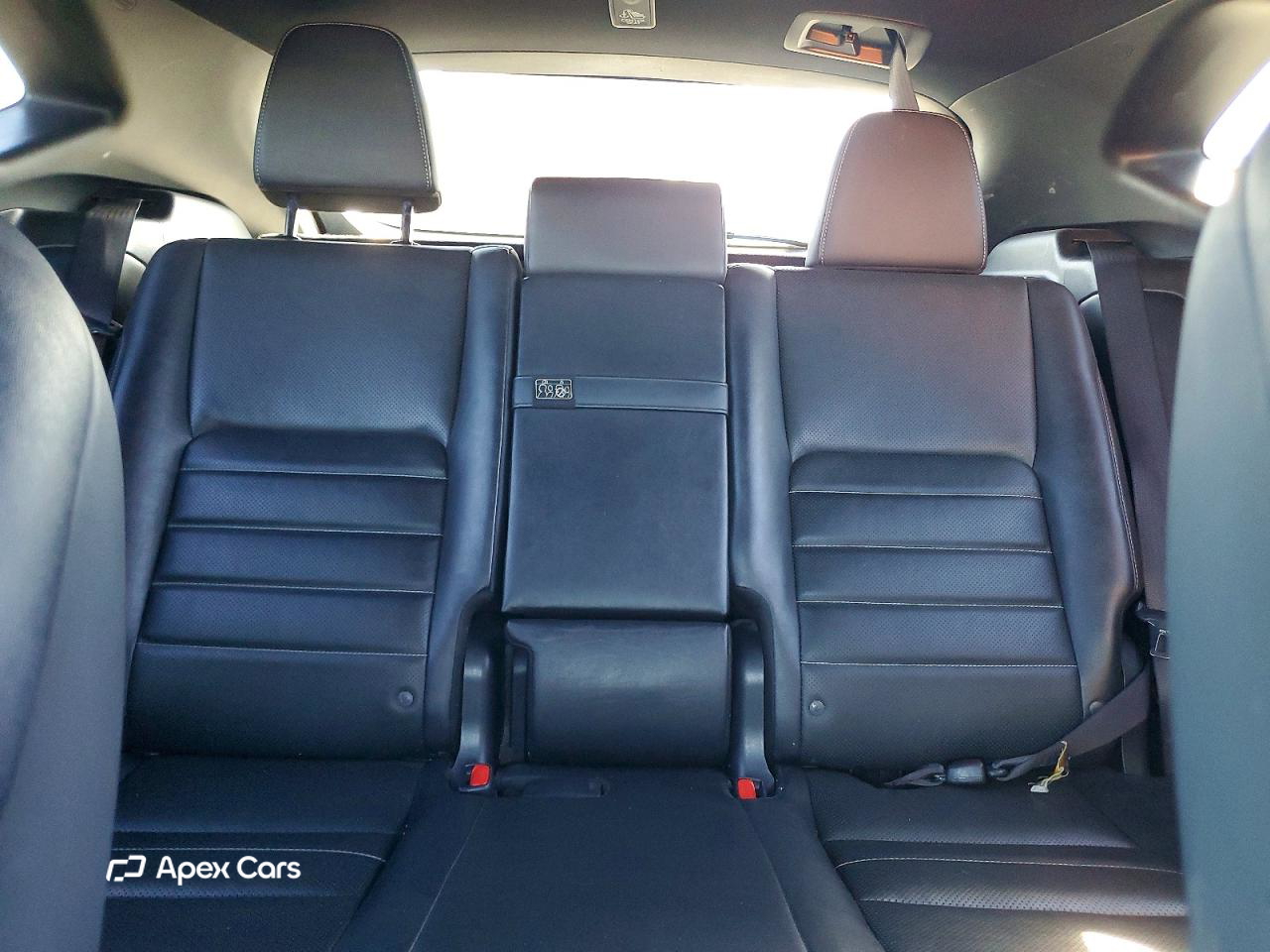 Lexus Caravan 2016