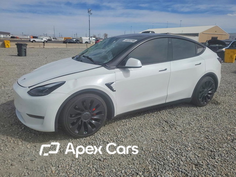 Tesla Model Y 2022 - Image 1 of 14