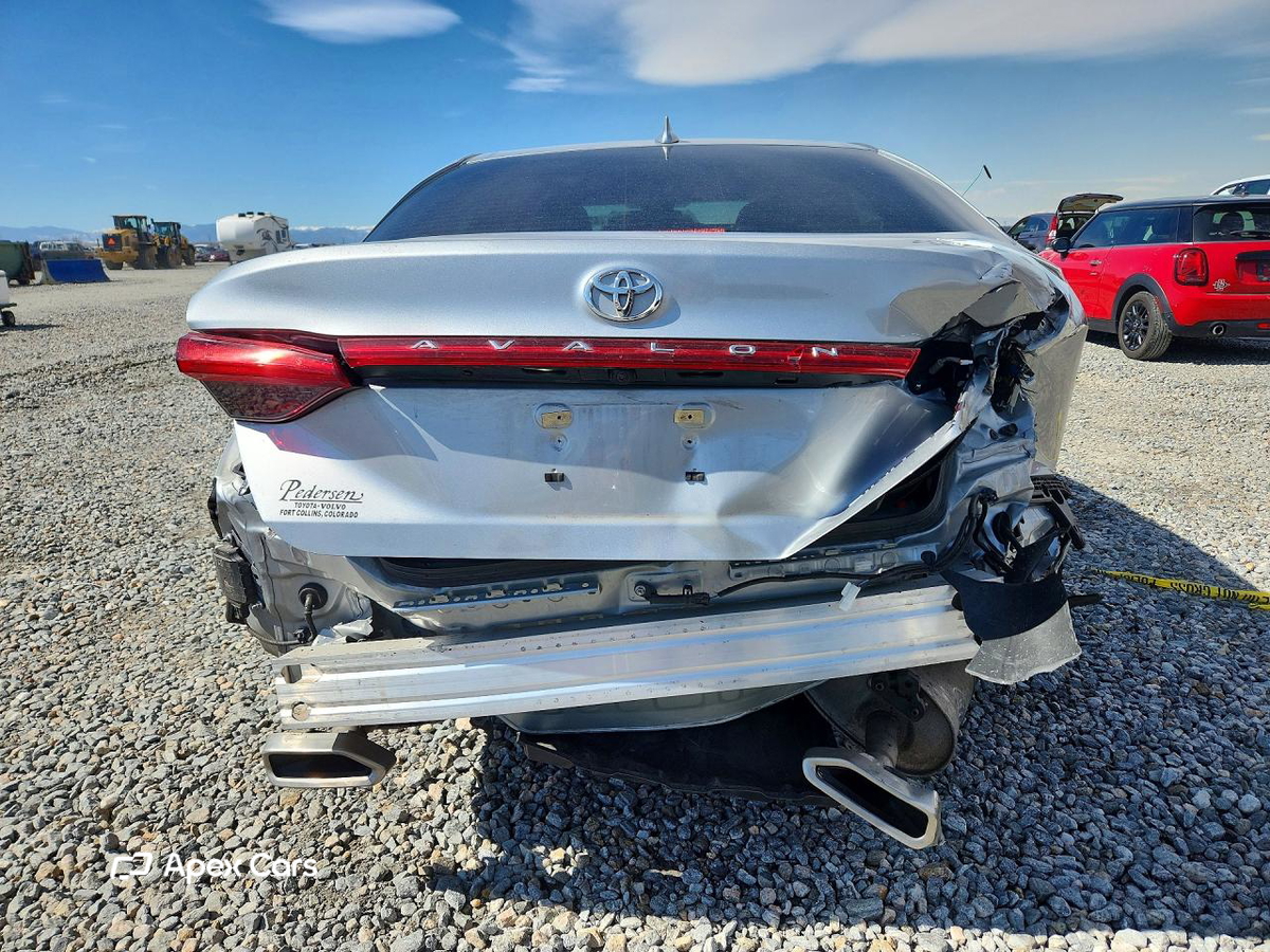 Toyota Avalon 2022