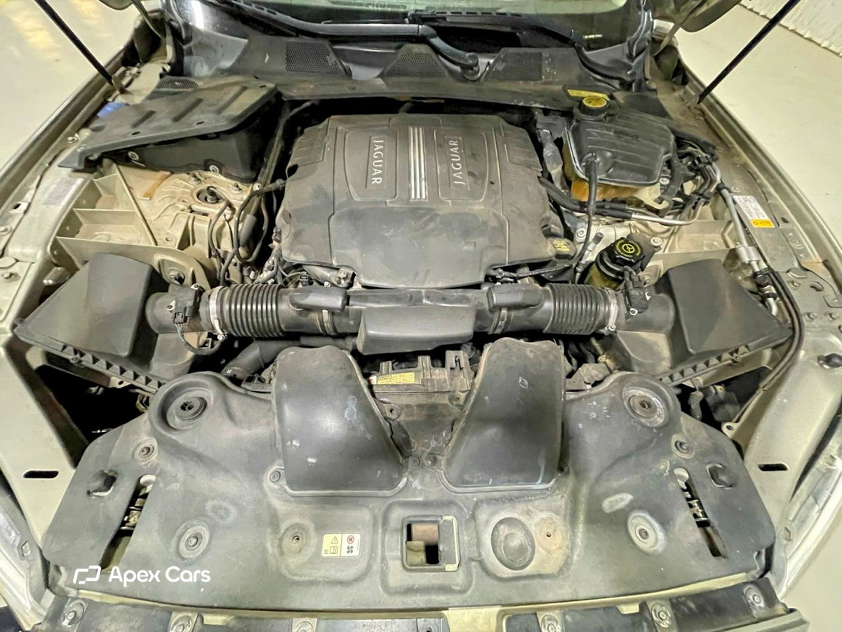 Jaguar XJ 2011
