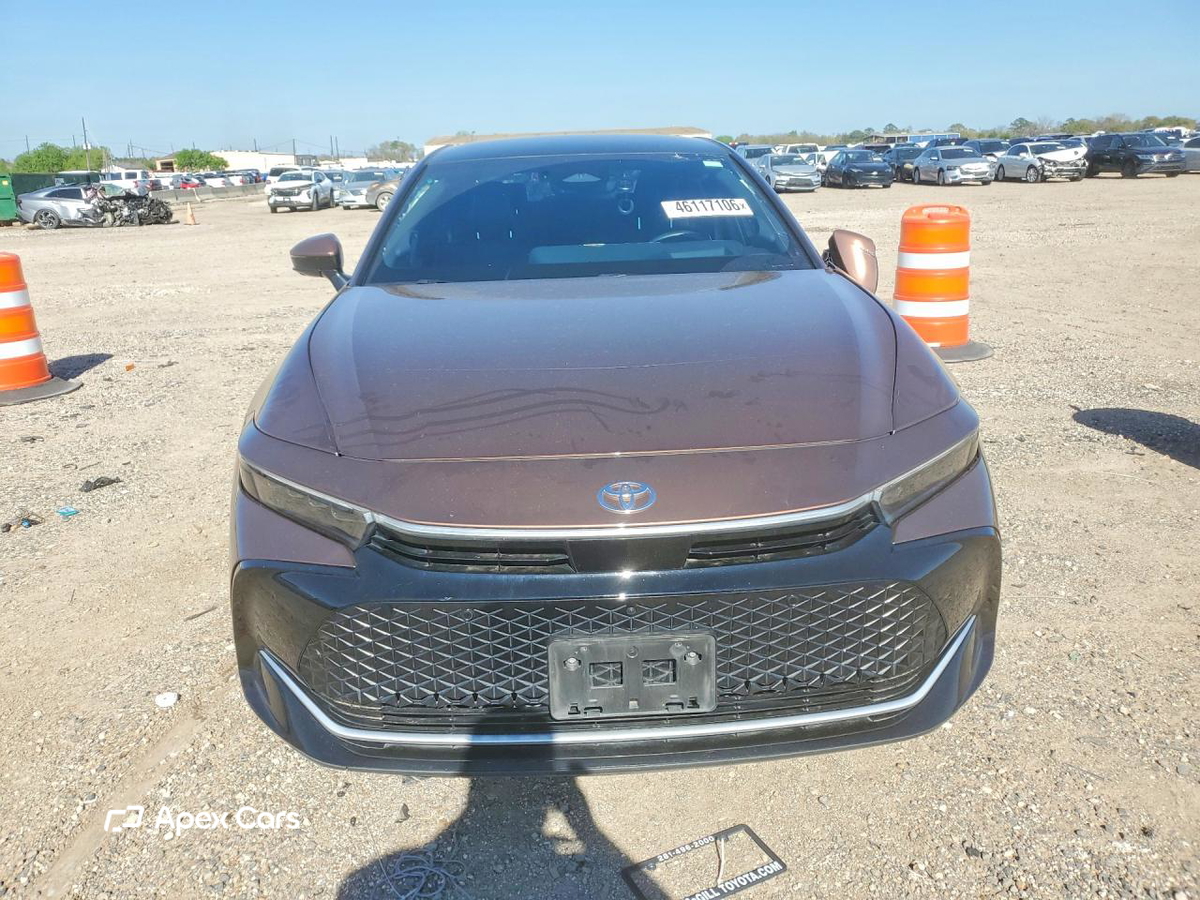 Toyota Crown 2025