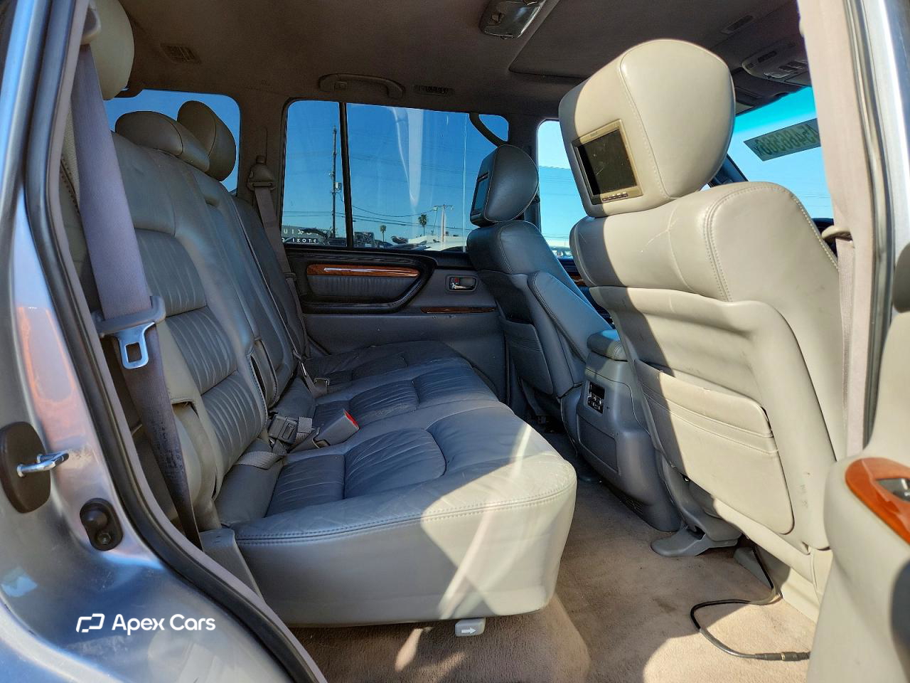 Lexus LX 2005