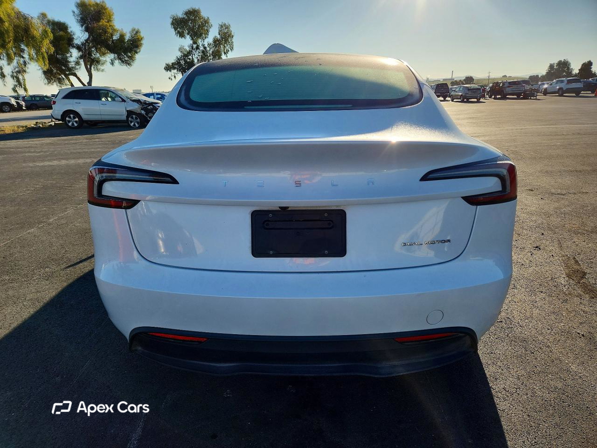 Tesla Model 3 2025