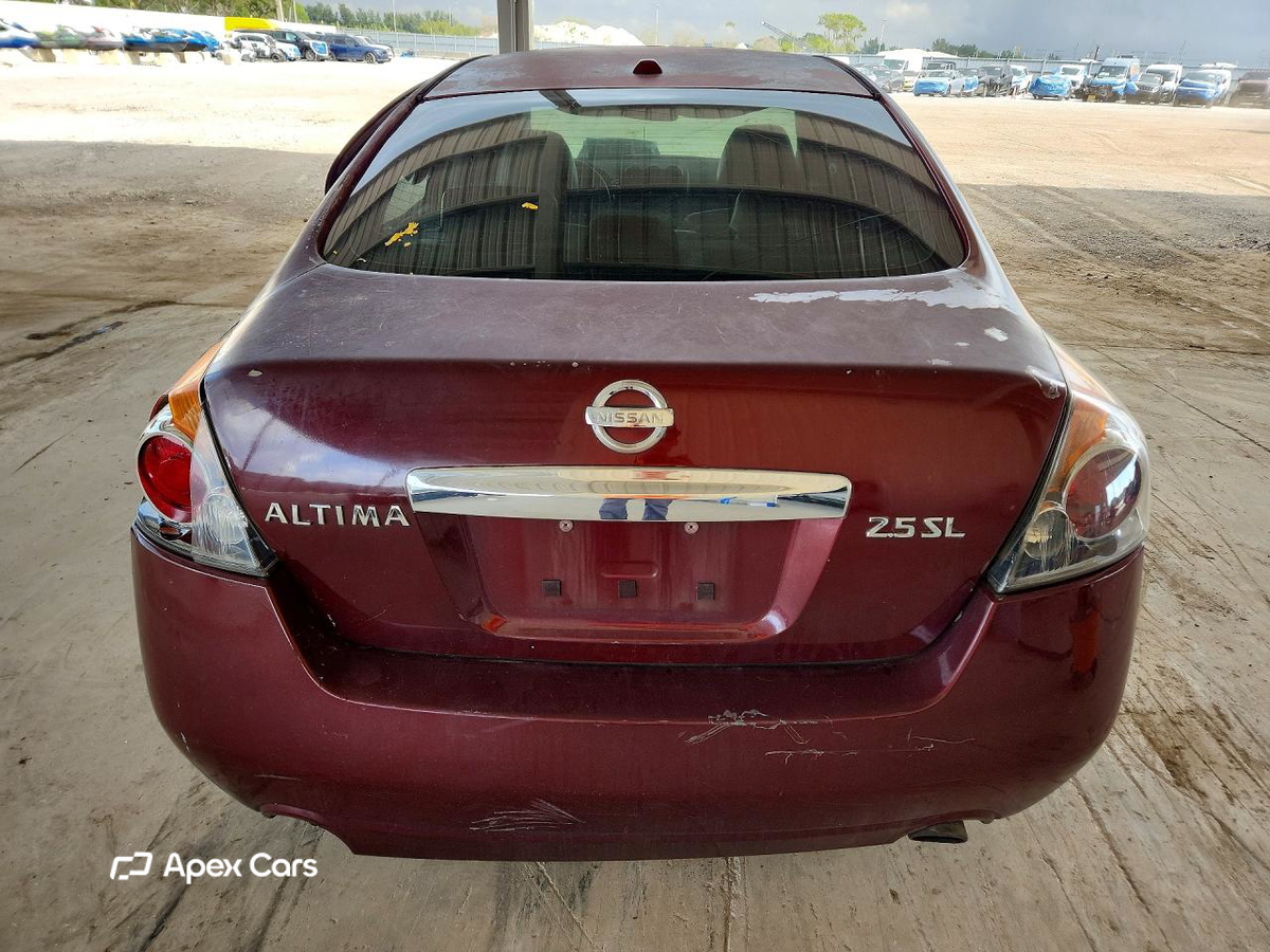 Nissan Altima 2010