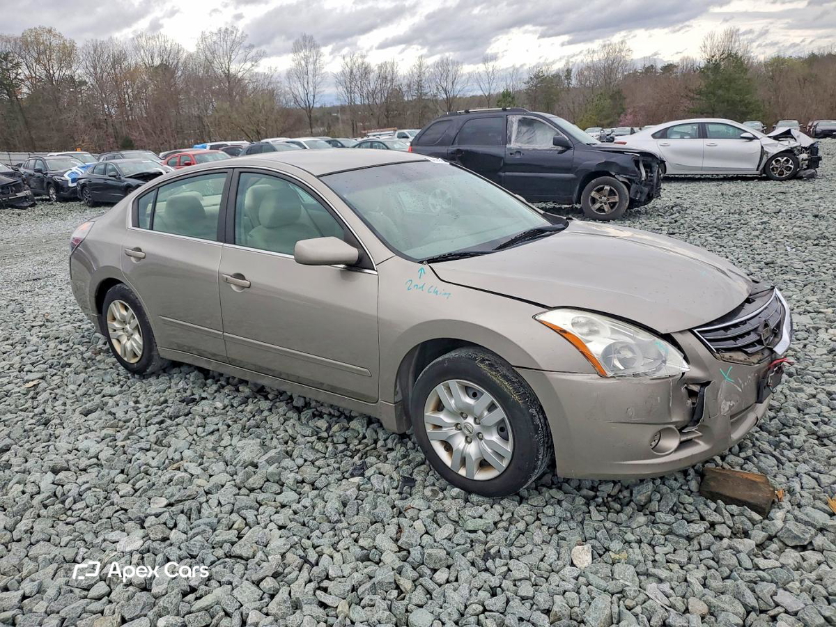 Nissan Altima 2012