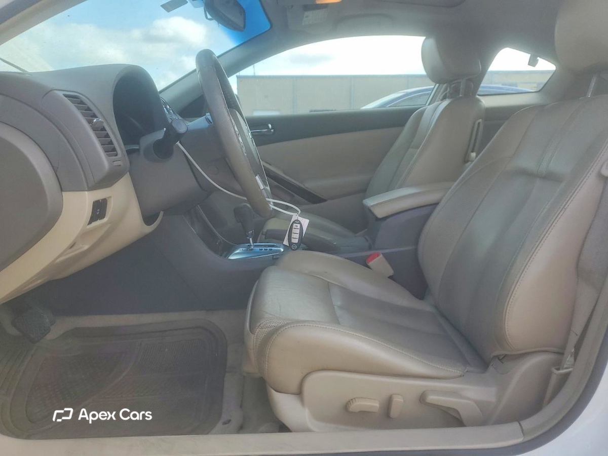 Nissan Altima 2010