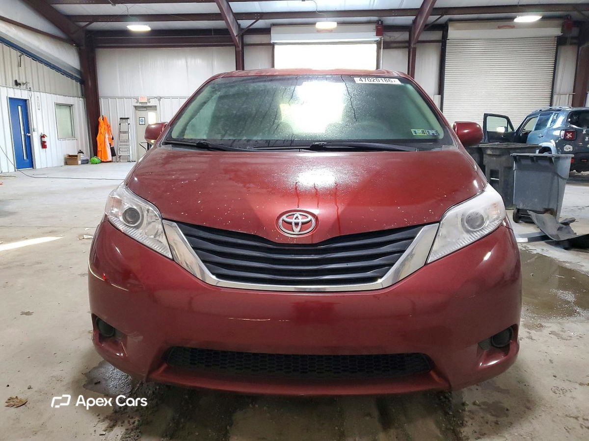 Toyota Sienna 2011
