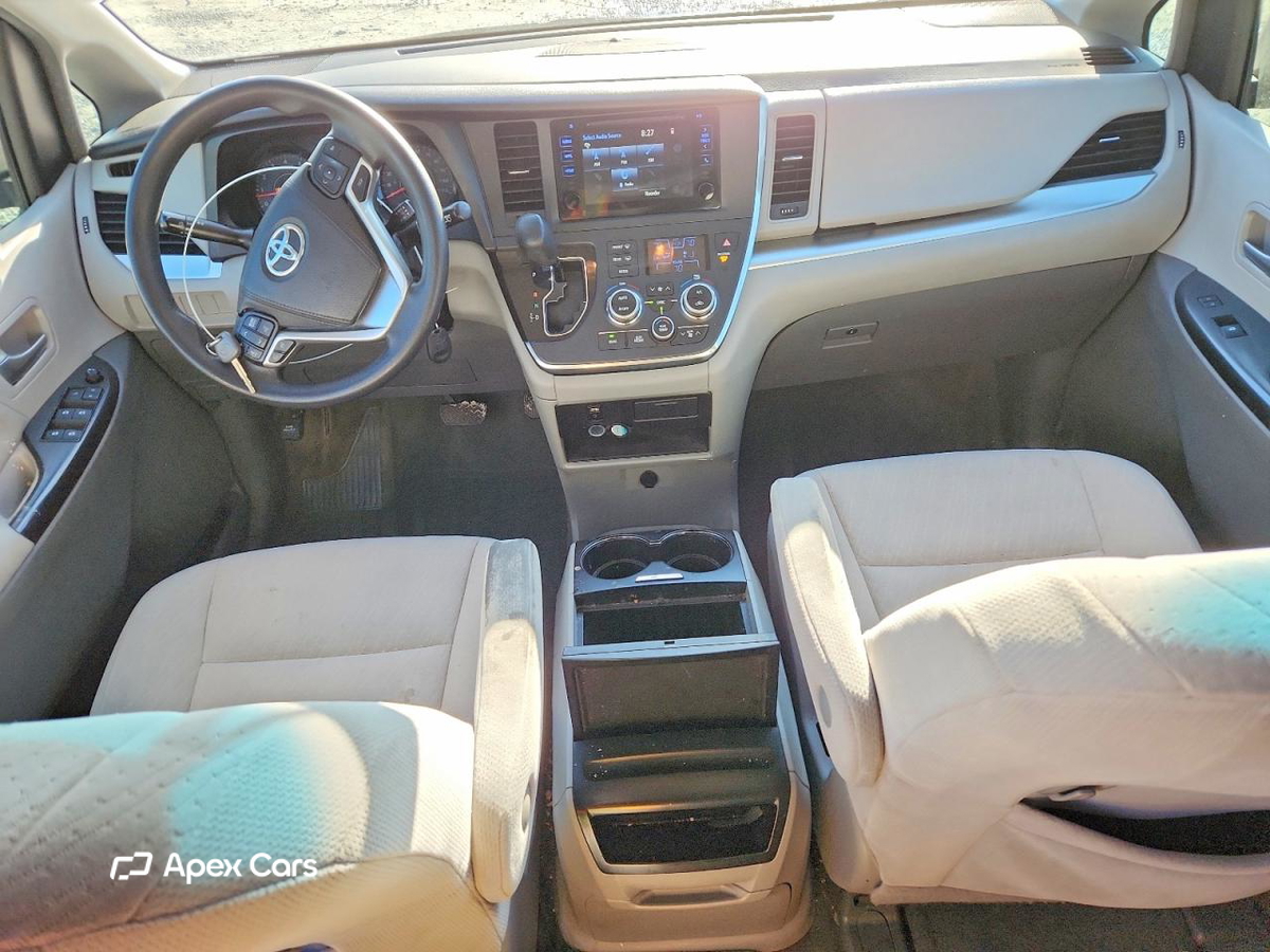 Toyota Sienna 2016