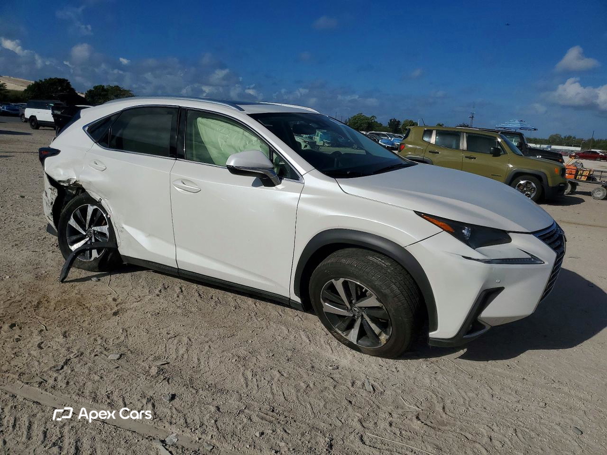 Lexus NX 2021