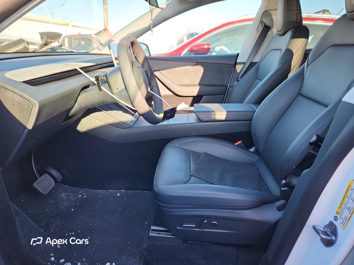 Tesla Model Y 2026