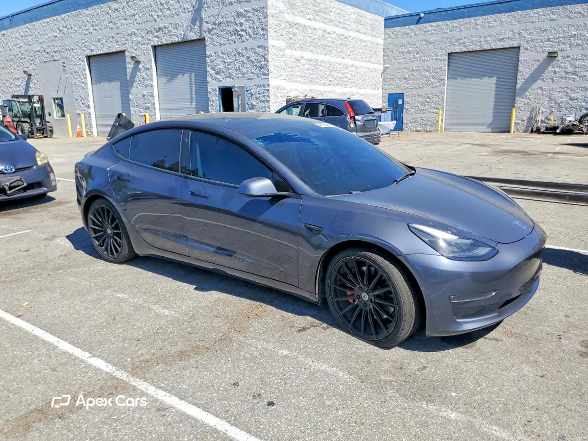 Tesla Model 3 2022