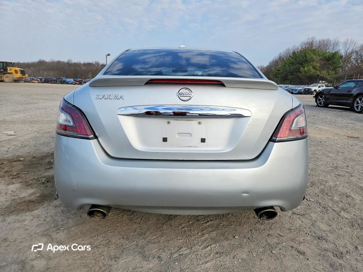 Nissan Maxima 2012