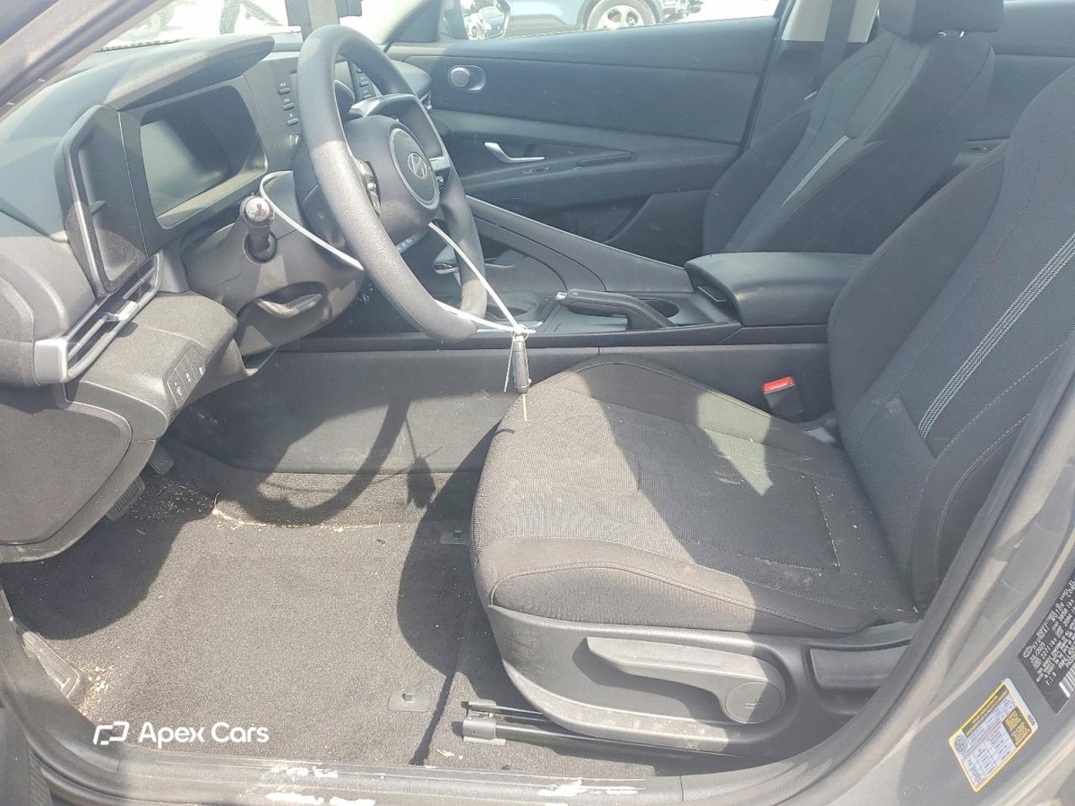 Hyundai Elantra 2025