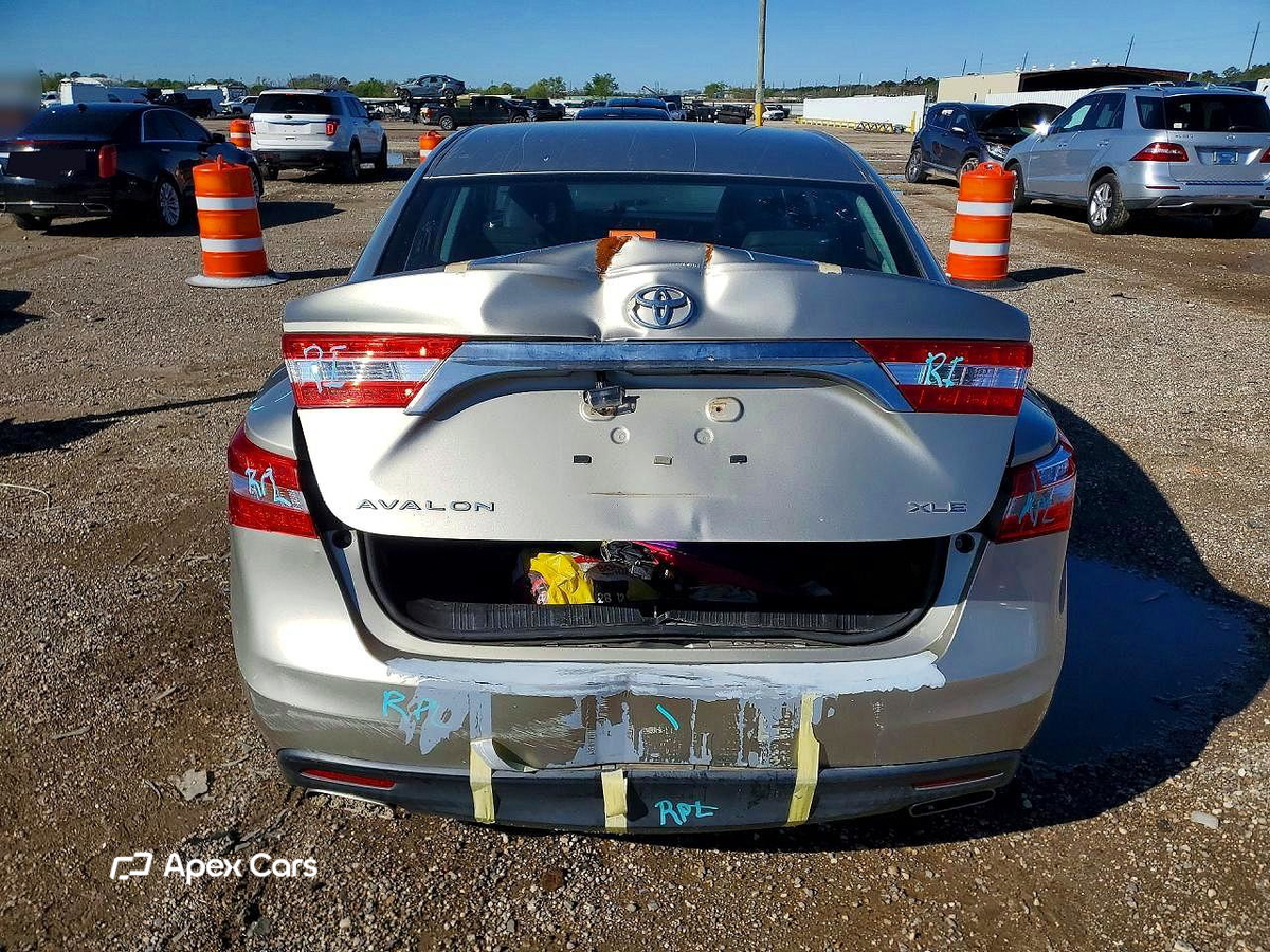 Toyota Avalon 2013