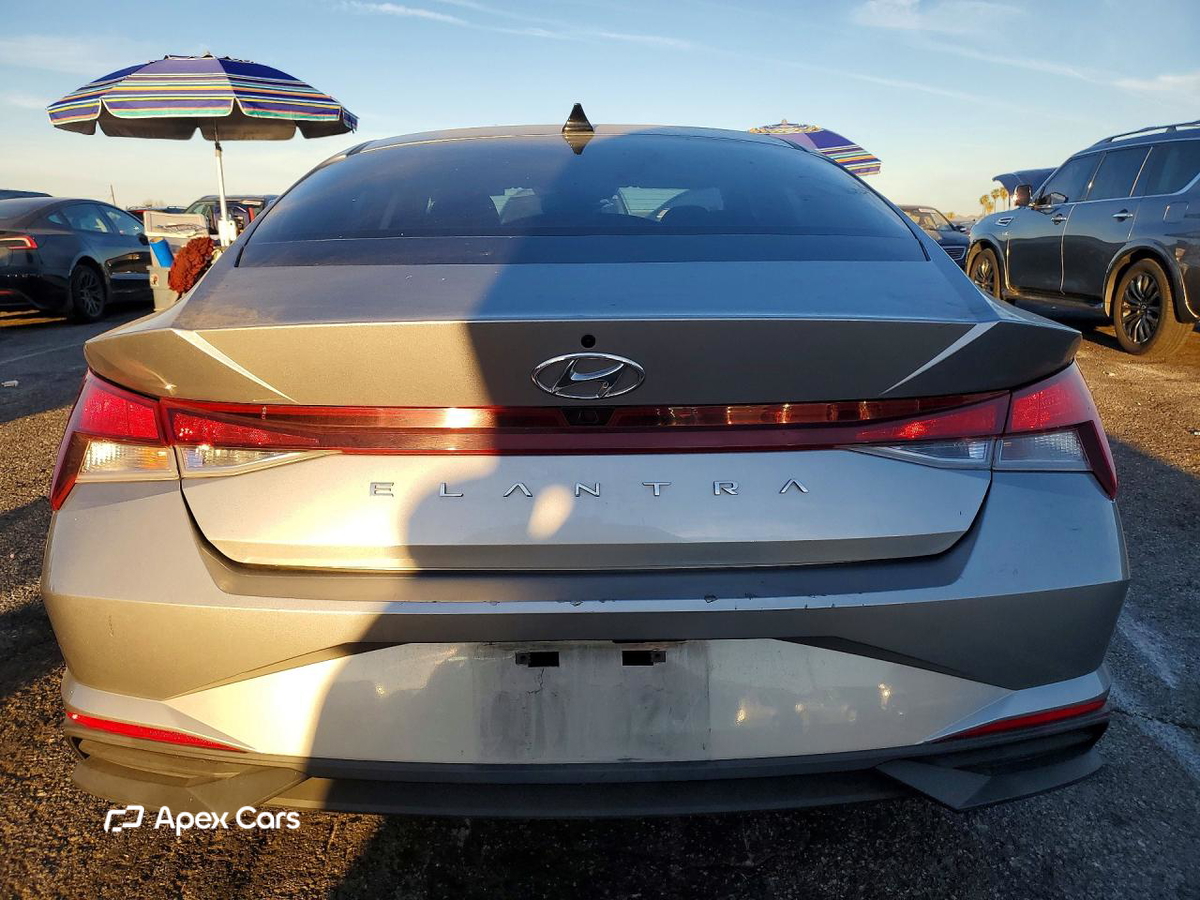 Hyundai Elantra 2021