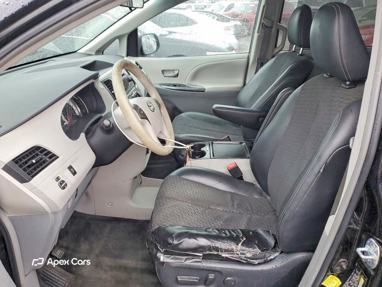 Toyota Sienna 2011