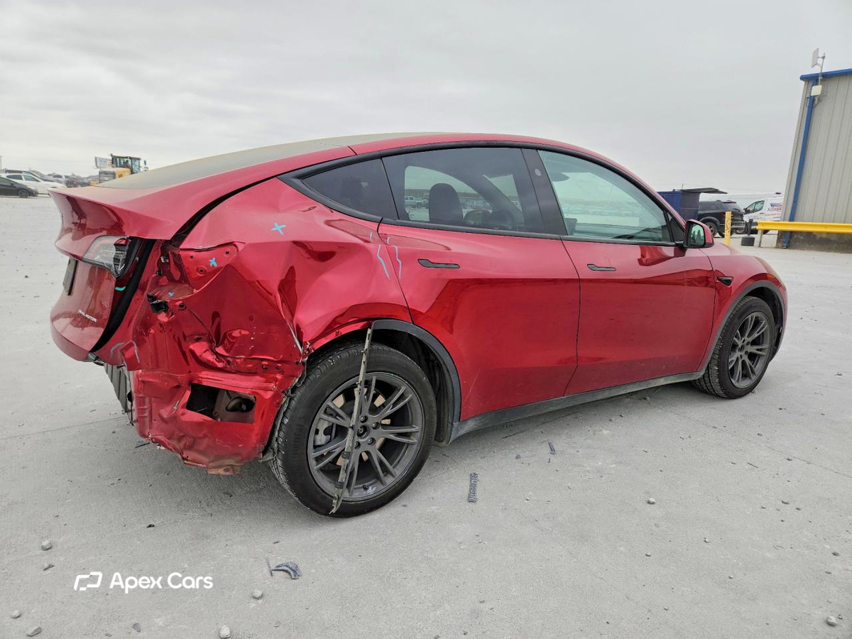 Tesla Model Y 2025