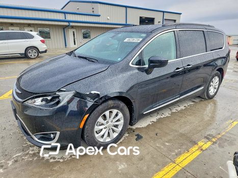 Chrysler Pacifica 2017 - Image 1 of 12