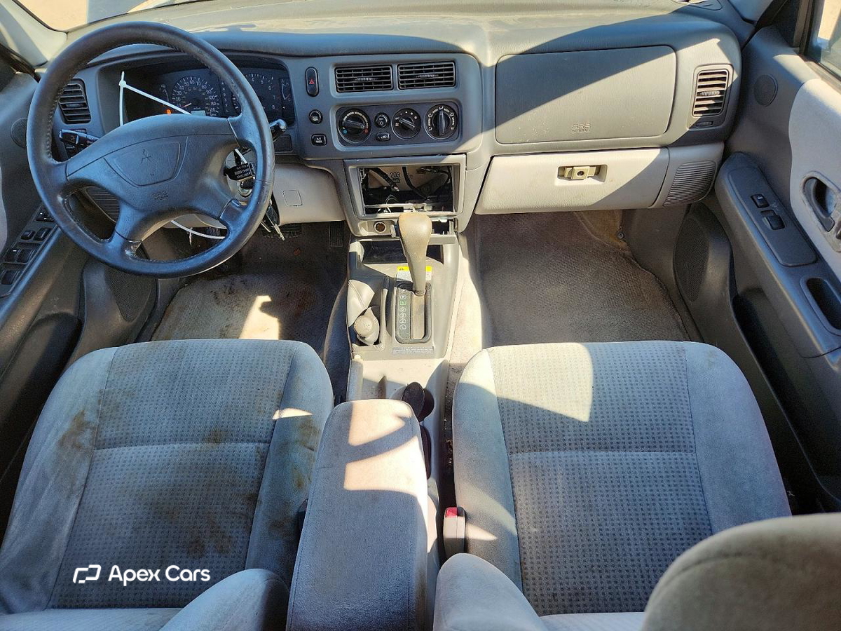 Mitsubishi Montero 2000
