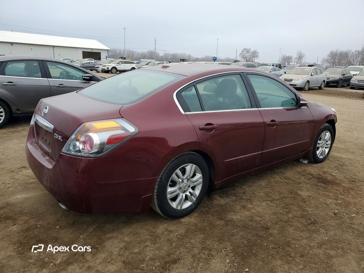 Nissan Altima 2010
