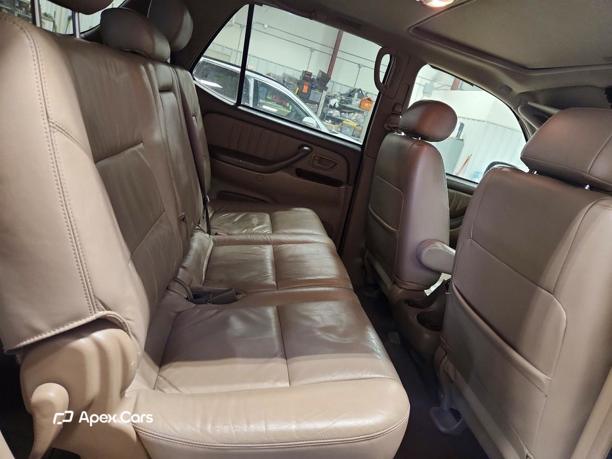 Toyota Sequoia 2004