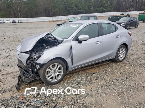 Toyota Yaris 2017 - Image 1 of 14