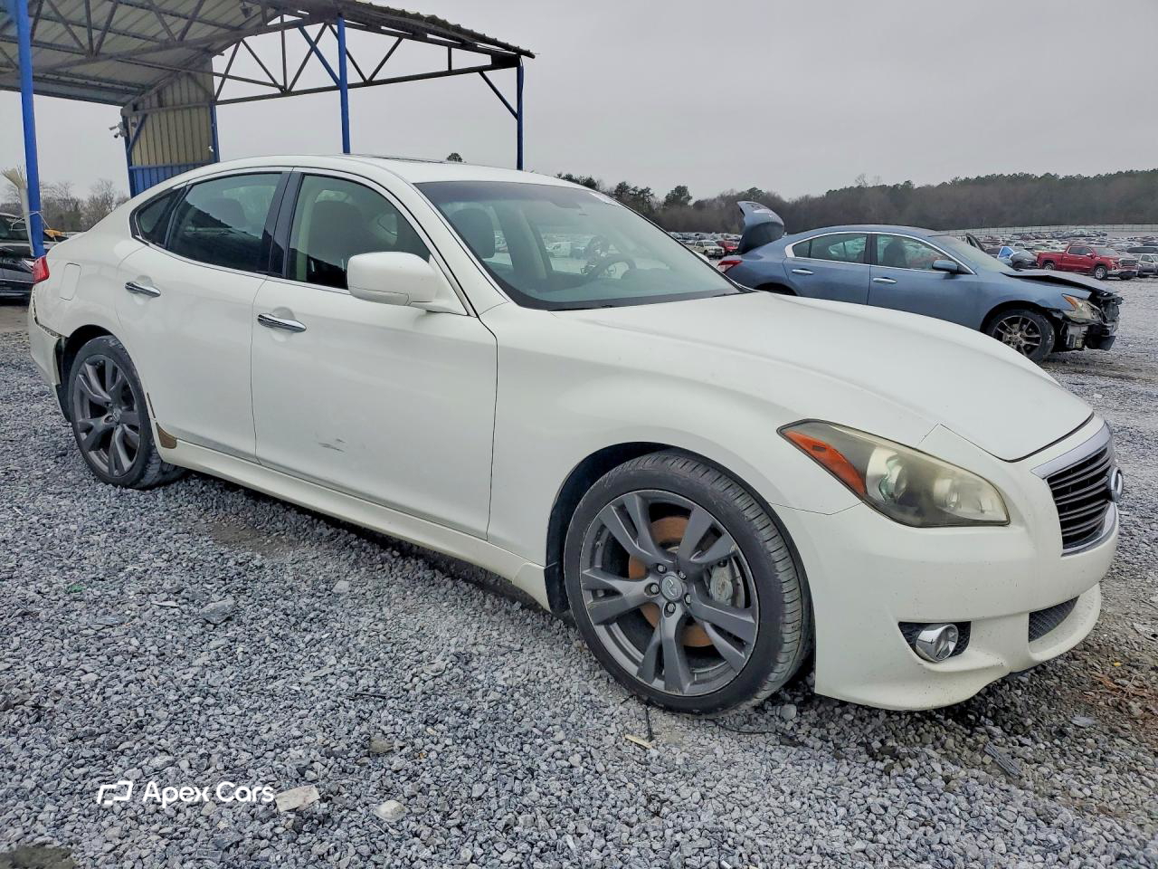 Infiniti M 2012
