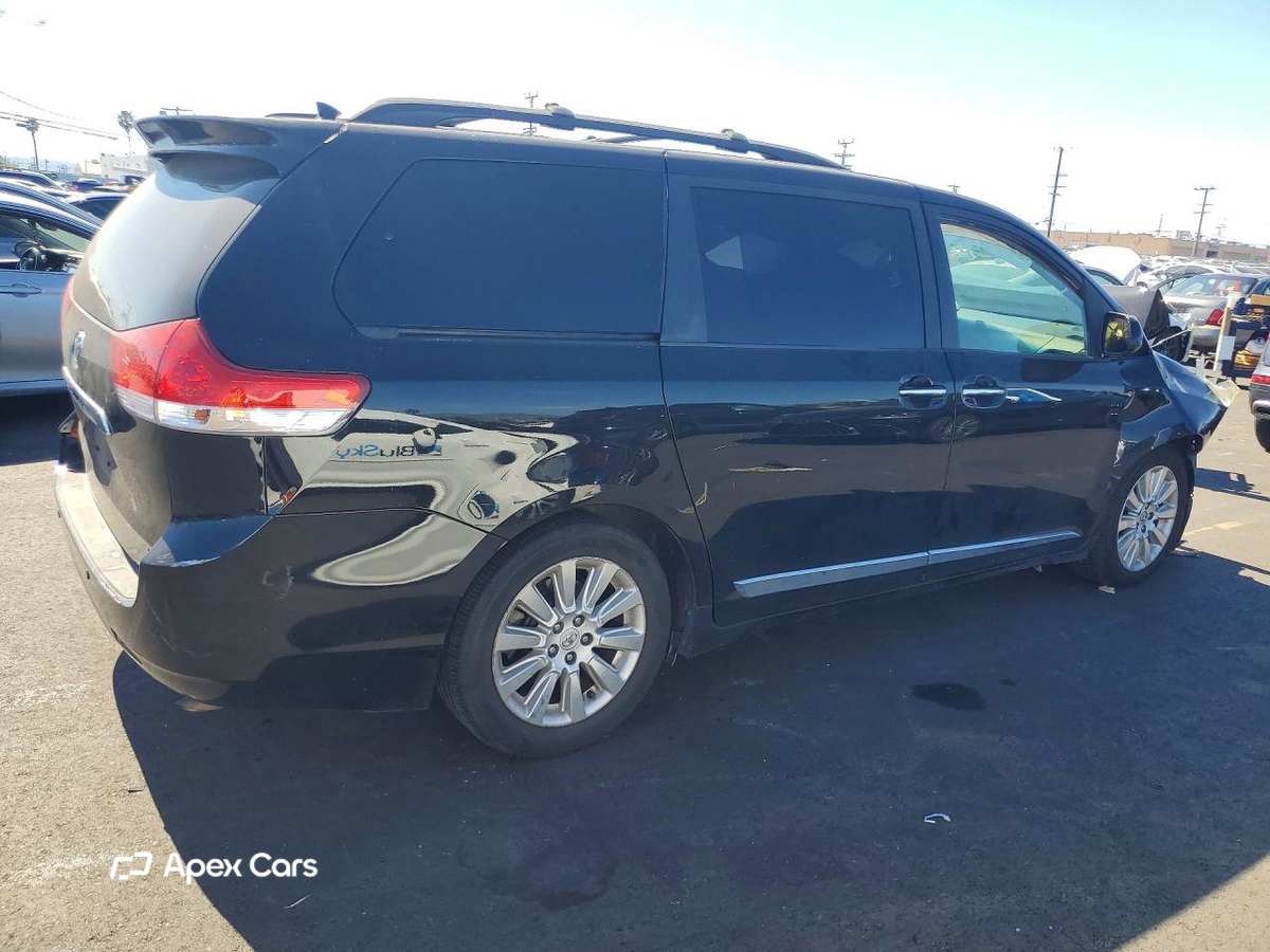 Toyota Sienna 2012