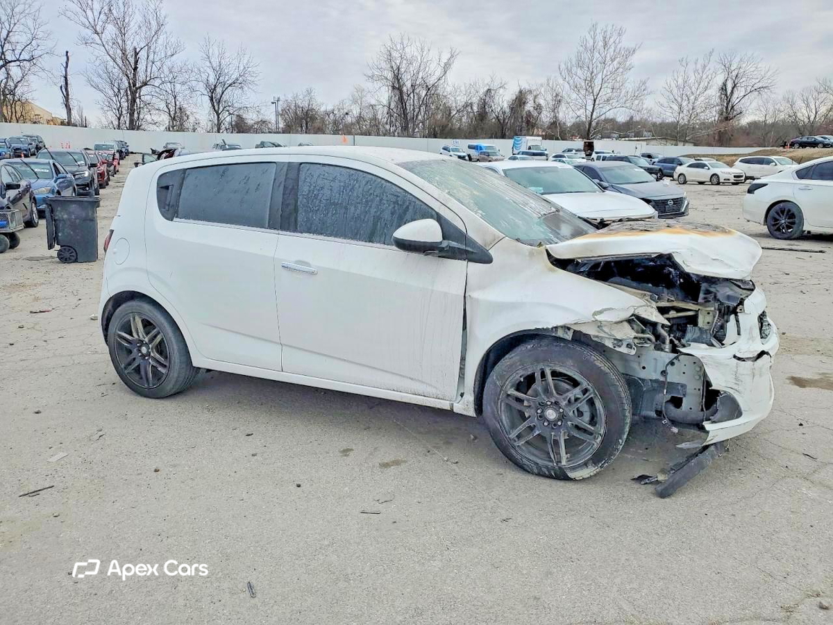 Chevrolet Sonic 2015