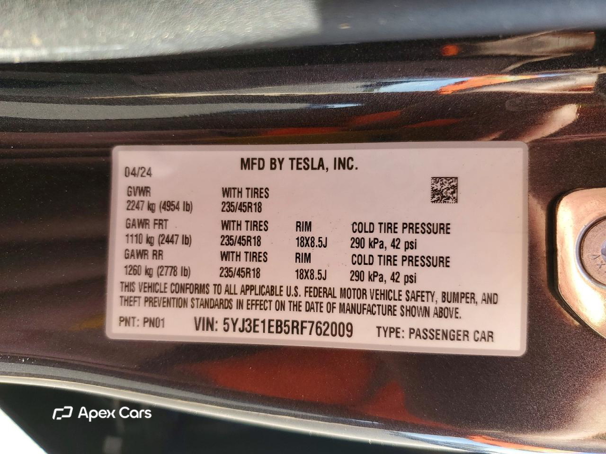 Tesla Model 3 2024