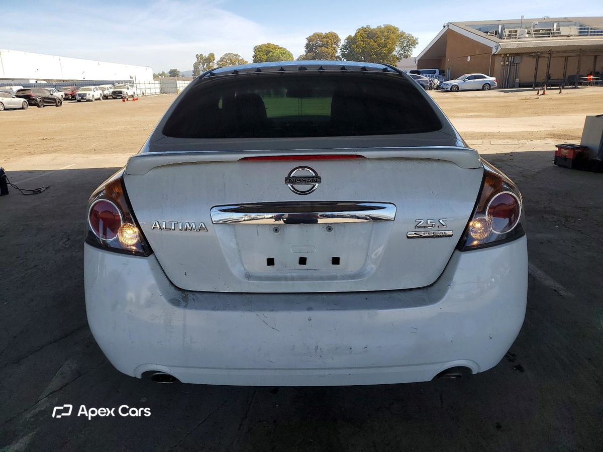 Nissan Altima 2011