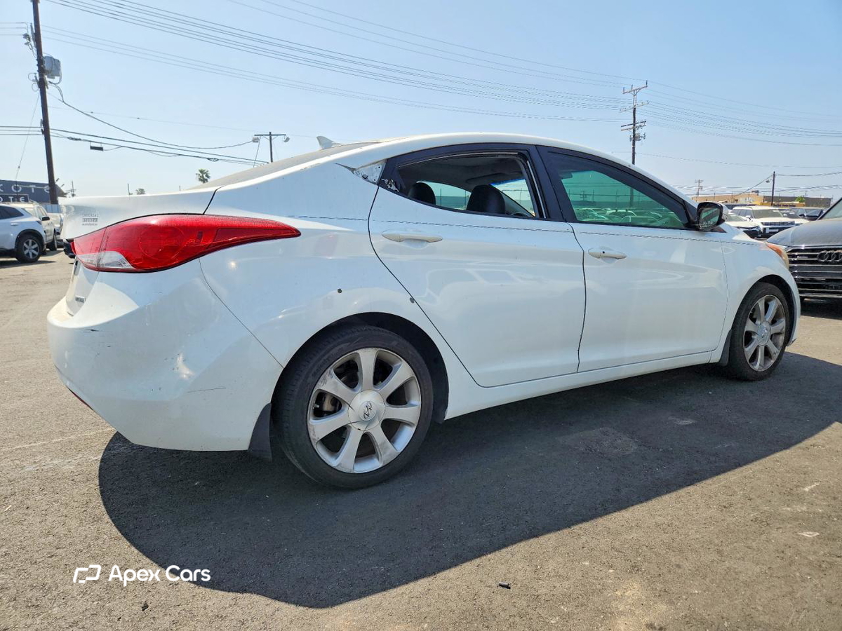 Hyundai Elantra 2013